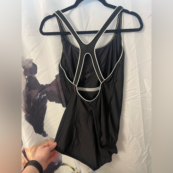 Speedo size 16 one piece swimsuit - Picture 2 of 3